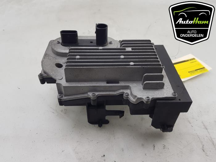 Battery control module from a Volvo XC90 II 2.0 D5 16V AWD 2016
