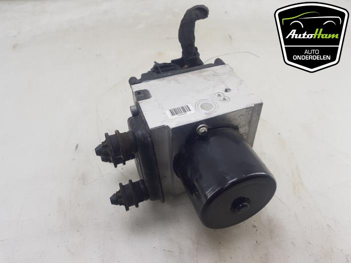 Begagnade ABS-pump Volkswagen Passat Variant (3C5) 1.8 TSI 16V Pris € 50,00 Marginaltabell erbjuds av AutoHam