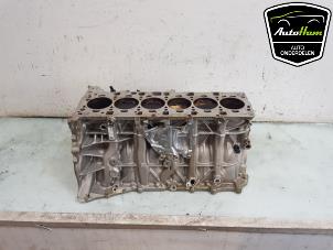 Used Engine crankcase BMW X5 (G05) xDrive 45 e iPerformance 3.0 24V Price on request offered by AutoHam