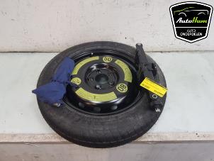 Used Jackkit + spare wheel Mercedes B (W245,242) 2.0 B-180 CDI 16V Price € 125,00 Margin scheme offered by AutoHam