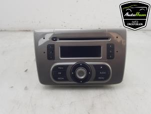 Usagé Radio/Lecteur CD Alfa Romeo MiTo (955) 1.4 Turbo Multi Air 16V Prix € 60,00 Règlement à la marge proposé par AutoHam