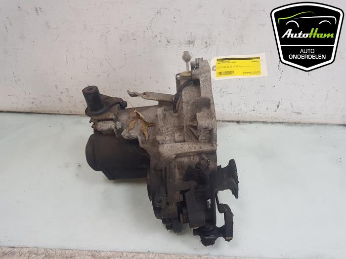 Gearbox from a Seat Arosa (6H1) 1.0 MPi 2000
