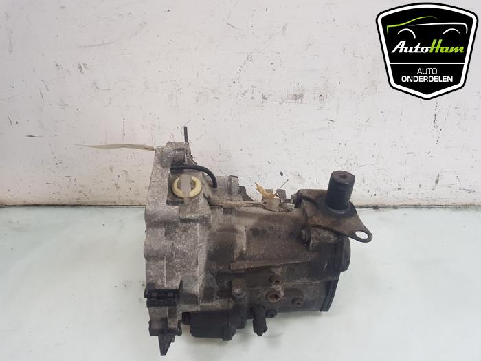 Gearbox from a Seat Arosa (6H1) 1.0 MPi 2000