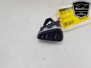 Used Seat heating switch Opel Corsa E 1.4 16V Price € 20,00 Margin scheme offered by AutoHam