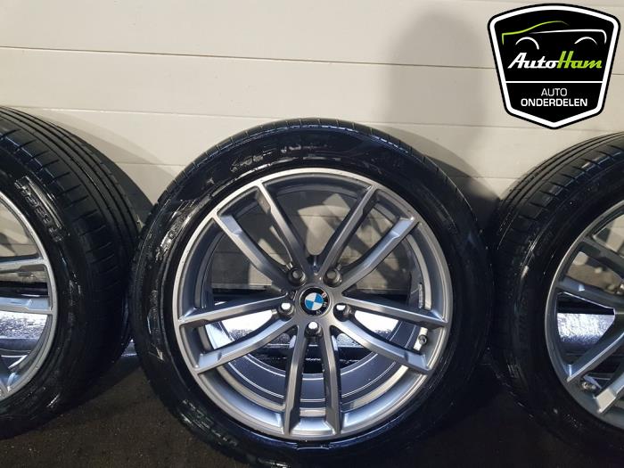 Zestaw felg sportowych + opony z BMW 5 serie Touring (G31) 530d 3.0 TwinPower Turbo 24V 2019