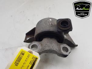 Used Engine mount Opel Corsa E 1.4 16V Price € 20,00 Margin scheme offered by AutoHam