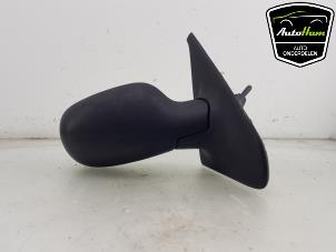 Used Wing mirror, right Renault Clio II (BB/CB) 1.5 dCi 68 Price € 30,00 Margin scheme offered by AutoHam