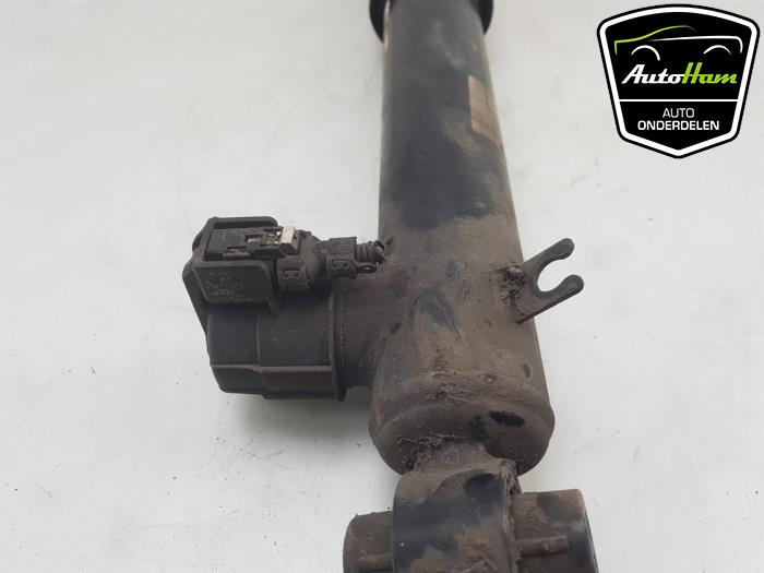 Rear shock absorber, right from a Opel Insignia Sports Tourer 1.6 Turbo 16V 200 2019