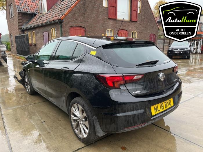 Pare choc arrière d'un Opel Astra K 1.4 Turbo 16V 2018