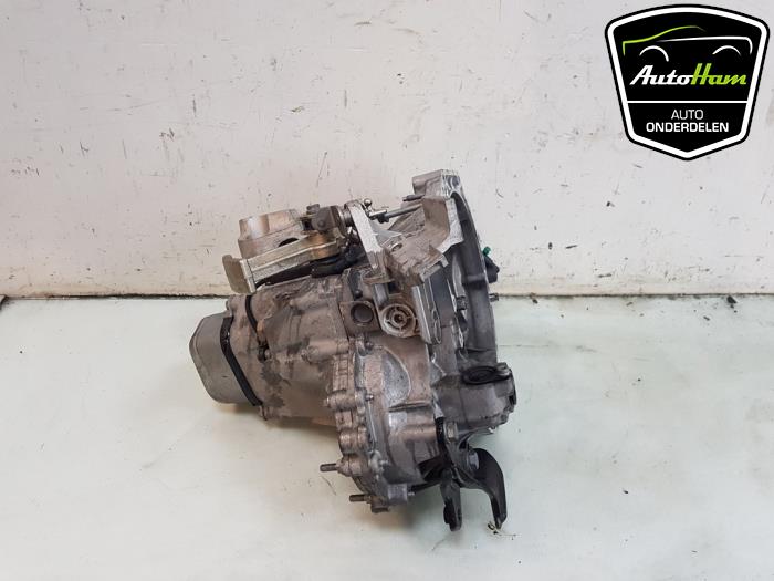 Gearbox from a Opel Corsa F (UB/UH/UP) 1.2 12V 75 2022