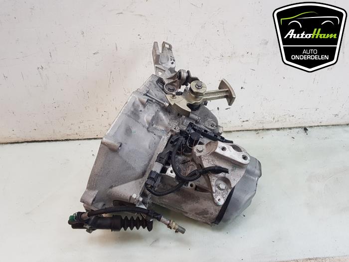 Gearbox from a Opel Corsa F (UB/UH/UP) 1.2 12V 75 2022
