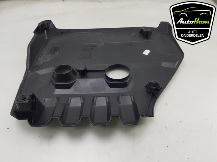 Engine protection panel from a Volkswagen Golf VIII (CD1) 1.5 TSI BlueMotion 16V 2022