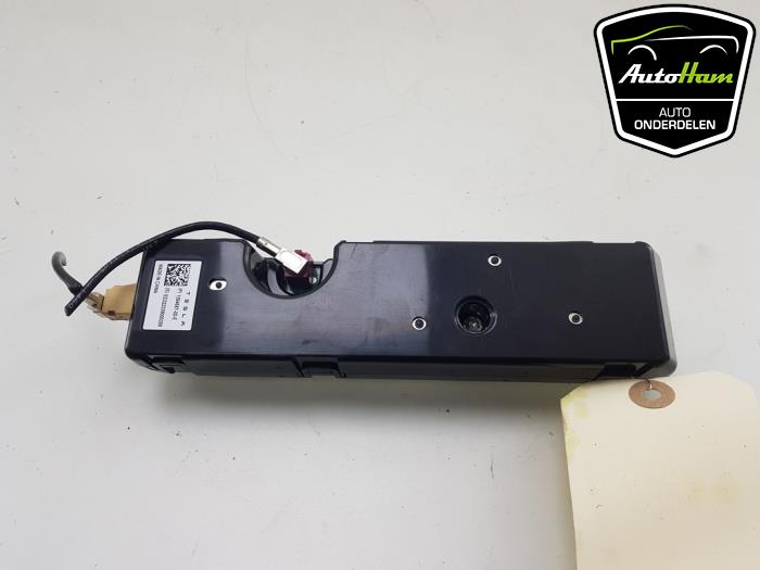 Usados Módulo WiFi Tesla Model S Plaid AWD 100 kWh Precio € 7,50 Norma de margen ofrecido por AutoHam