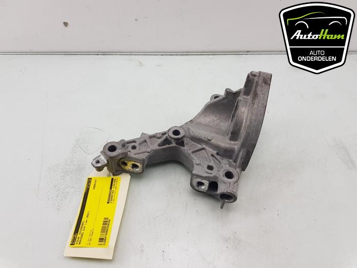 Engine mount Mercedes CLA Shooting Brake (118.6), 2019 1.3 CLA-200 Turbo 16V, Combi/o, Petrol, 1.332cc, 120kW (163pk), FWD, M282914, 2019-06, 118.687 (Used)