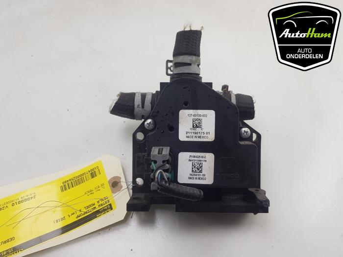 Begagnade Extra vattenpump Tesla Model X 100X Pris € 20,00 Marginaltabell erbjuds av AutoHam