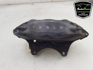 Used Front brake calliper, left Tesla Model X 100X Price € 150,00 Inclusive VAT offered by AutoHam