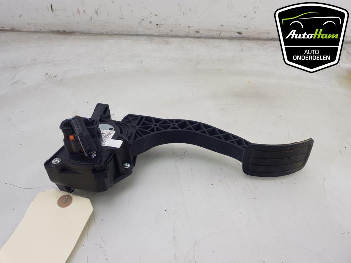 Accelerator pedal from a Toyota ProAce City 1.5 D-4D 100 2020