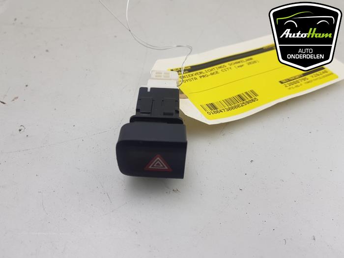 Panic lighting switch from a Toyota ProAce City 1.5 D-4D 100 2020