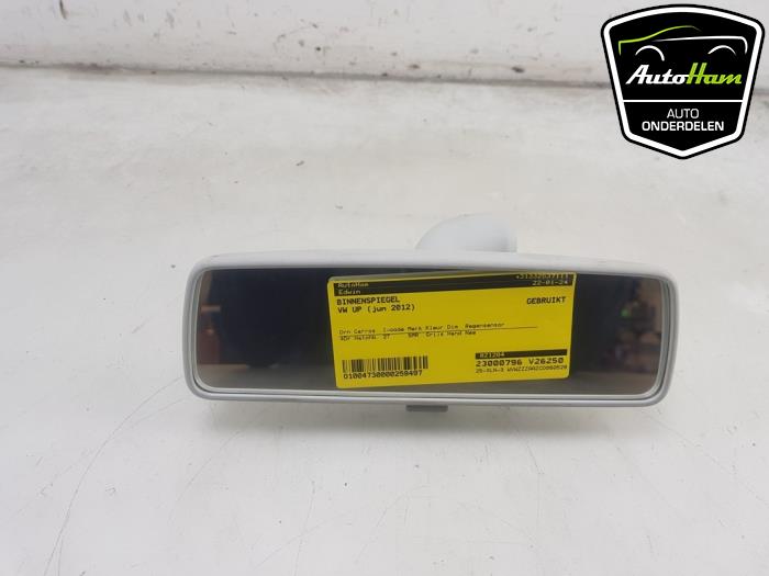 Rear view mirror from a Volkswagen Up! (121) 1.0 12V 60 2012