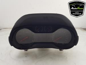 Used Instrument panel Opel Corsa F (UB/UH/UP) 1.2 12V 75 Price € 175,00 Margin scheme offered by AutoHam