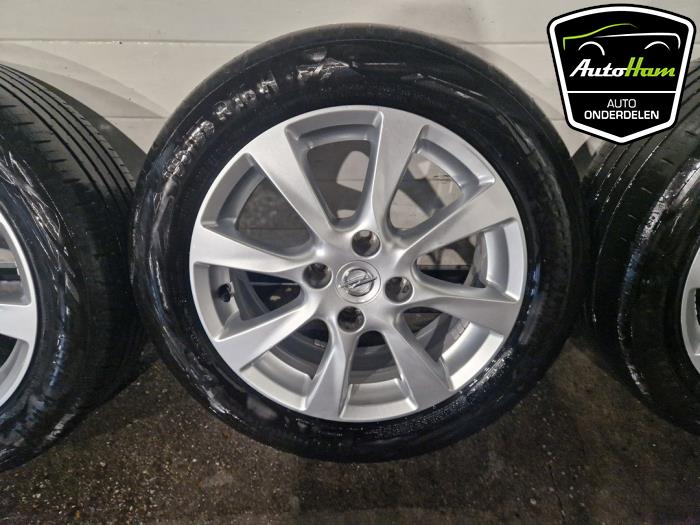 Sport rims set + tires Opel Corsa F 1.2 12V 75 - 39182179 Alloy GM