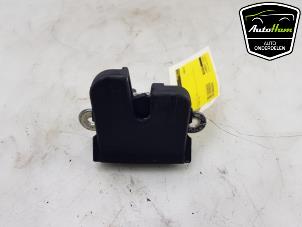 Used Tailgate lock mechanism Volkswagen Golf VII (AUA) 2.0 GTD 16V Price € 30,00 Margin scheme offered by AutoHam