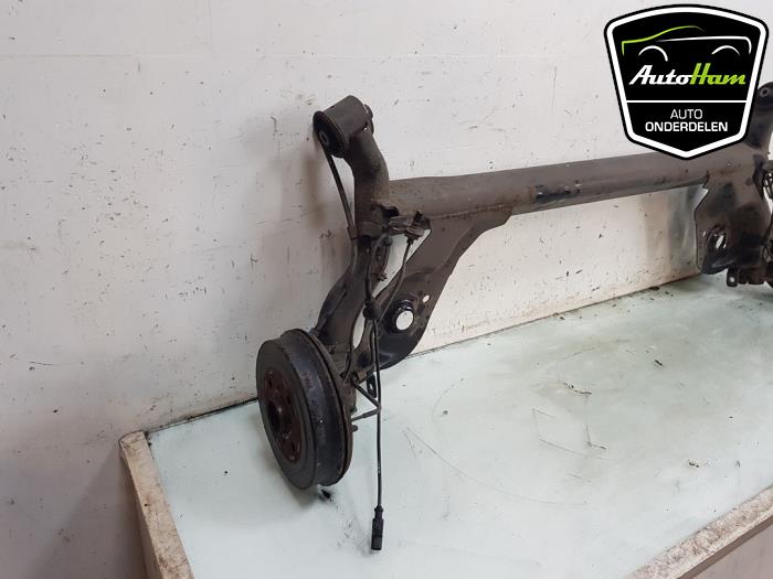 Rear-wheel drive axle from a Peugeot 107 1.0 12V 2011