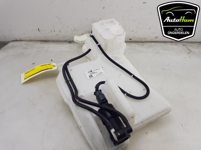 Front windscreen washer reservoir from a Opel Corsa F (UB/UH/UP) 1.2 12V 75 2022