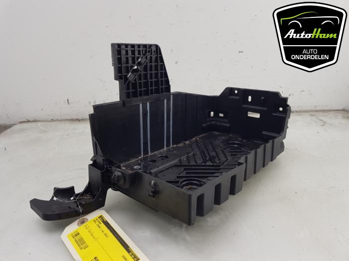 Battery box from a Opel Corsa F (UB/UH/UP) 1.2 12V 75 2022