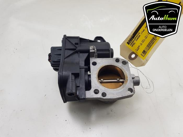 Throttle body from a Opel Corsa F (UB/UH/UP) 1.2 12V 75 2022