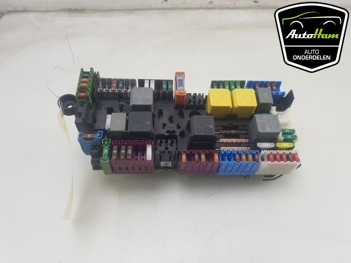 Fuse box from a Mercedes-Benz Sprinter 3,5t (906.63) 314 CDI 16V 2020