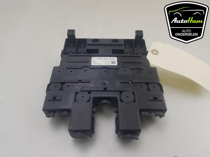 Fuse box from a Mercedes-Benz Sprinter 3,5t (906.63) 314 CDI 16V 2020