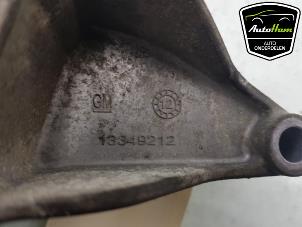 Engine mount from a Opel Zafira Tourer (P12) 1.6 CDTI 16V ecoFLEX 136 2013