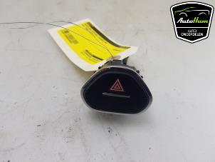 Używane Przelacznik swiatel awaryjnych Opel Adam 1.2 16V Cena € 15,00 Procedura marży oferowane przez AutoHam