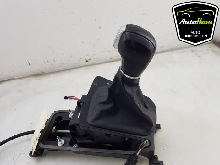 Automatic gear selector from a Seat Arona (KJX) 1.0 TSI 12V 2019