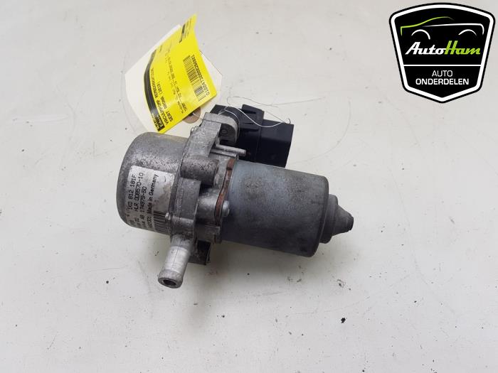 Brake servo vacuum pump from a Seat Arona (KJX) 1.0 TSI 12V 2019