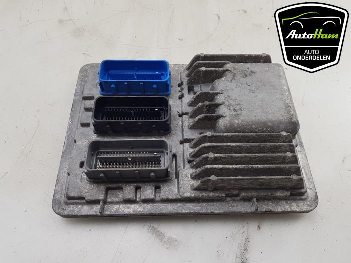 Used Engine management computer Opel Astra K 1.4 Turbo 16V Price € 90,00 Margin scheme offered by AutoHam