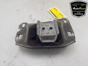 Used Gearbox mount Peugeot 308 SW (L4/L9/LC/LJ/LR) 1.2 12V e-THP PureTech 130 Price € 25,00 Margin scheme offered by AutoHam