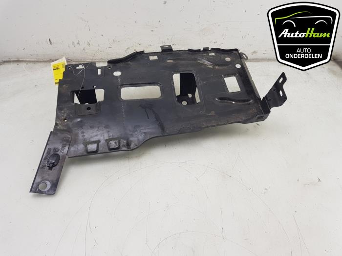 Begagnade Batterilåda Peugeot 308 SW (L4/L9/LC/LJ/LR) 1.2 12V e-THP PureTech 130 Pris € 20,00 Marginaltabell erbjuds av AutoHam