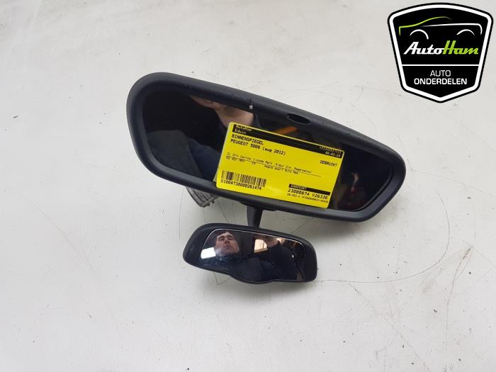 Rear view mirror from a Peugeot 5008 I (0A/0E) 1.6 HDiF 16V 2012