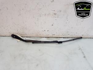 Used Front wiper arm BMW X5 (G05) xDrive 45 e iPerformance 3.0 24V Price € 30,00 Margin scheme offered by AutoHam