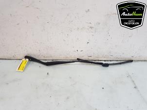 Used Front wiper arm BMW X5 (G05) xDrive 45 e iPerformance 3.0 24V Price € 30,00 Margin scheme offered by AutoHam