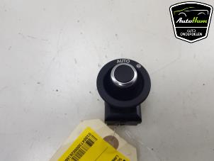 Usados Interruptor de mando de volante Landrover Range Rover Sport (LW) 3.0 SDV6 Precio € 10,00 Norma de margen ofrecido por AutoHam