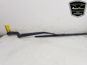 Used Front wiper arm Landrover Range Rover Sport (LW) 3.0 SDV6 Price € 20,00 Margin scheme offered by AutoHam