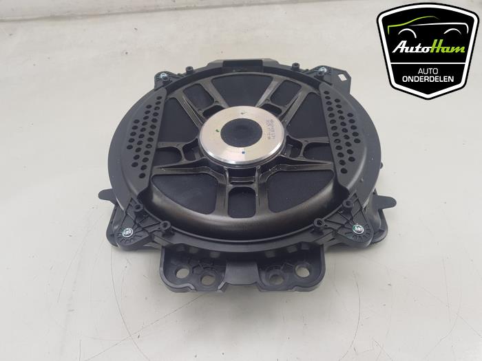 Używane Subwoofer BMW X5 (G05) xDrive 45 e iPerformance 3.0 24V Cena € 325,00 Procedura marży oferowane przez AutoHam