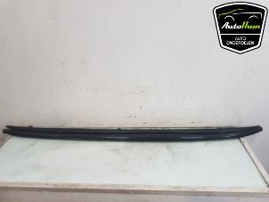 Used Roof rail kit BMW X5 (G05) xDrive 45 e iPerformance 3.0 24V Price on request offered by AutoHam