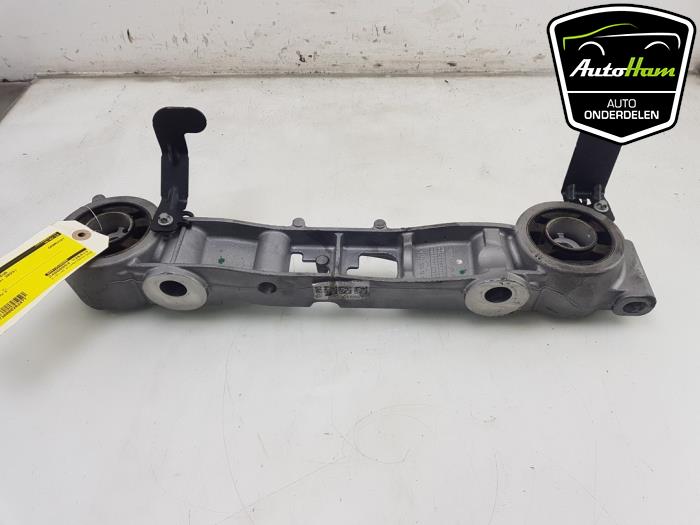 Gearbox mount from a Mercedes-Benz Vito Tourer (447.7) 2.0 119 CDI 16V 2023