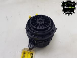 Used Fuel filter housing Mercedes Vito Tourer (447.7) 2.0 119 CDI 16V Price € 50,00 Margin scheme offered by AutoHam
