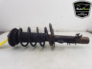 Used Front shock absorber, right Opel Crossland/Crossland X 1.6 CDTi 100 Price € 75,00 Margin scheme offered by AutoHam
