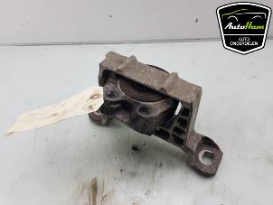 Motorlager van een Ford Transit Connect (PJ2) 1.6 TDCi 16V 75 2014